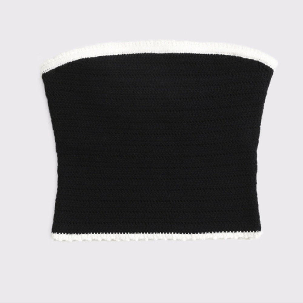 Abercrombie & Fitch Black and White Crop Top